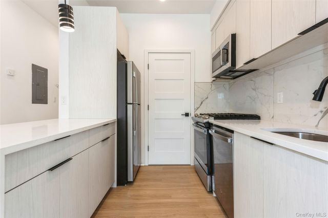 418 Atlantic Avenue 206, Oceanside, NY 11572