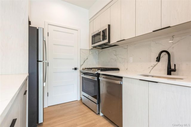 418 Atlantic Avenue 206, Oceanside, NY 11572