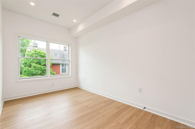 418 Atlantic Avenue 206, Oceanside, NY 11572