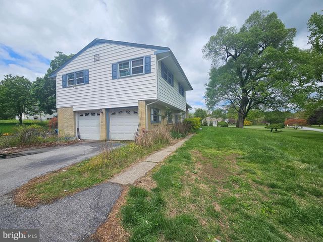 1256 SURREY RD, West Chester, PA 19382