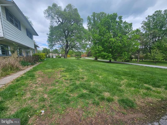1256 SURREY RD, West Chester, PA 19382