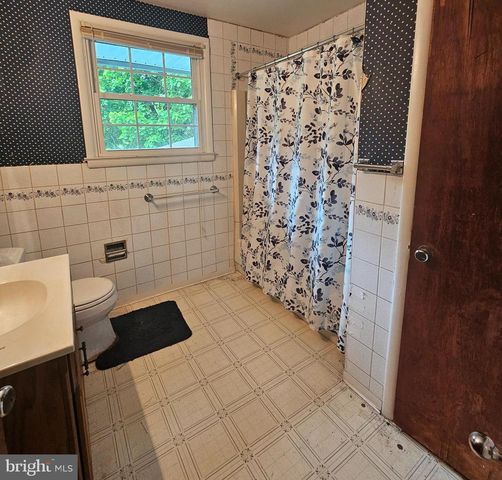 1256 SURREY RD, West Chester, PA 19382