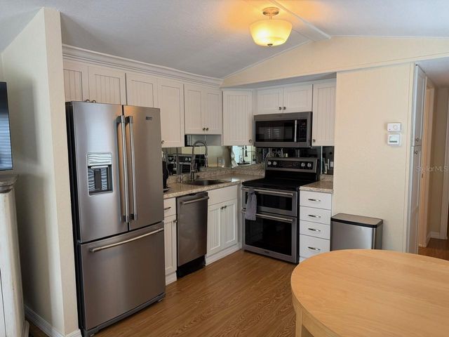 6633 53RD AVENUE E C-20, Bradenton, FL 34203