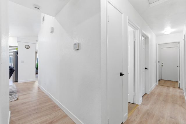 2404 E El Paso Avenue E, Fresno, CA 93720