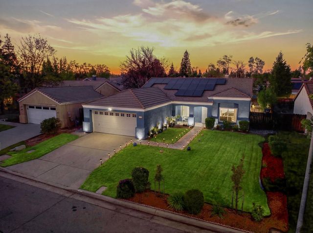 2404 E El Paso Avenue E, Fresno, CA 93720