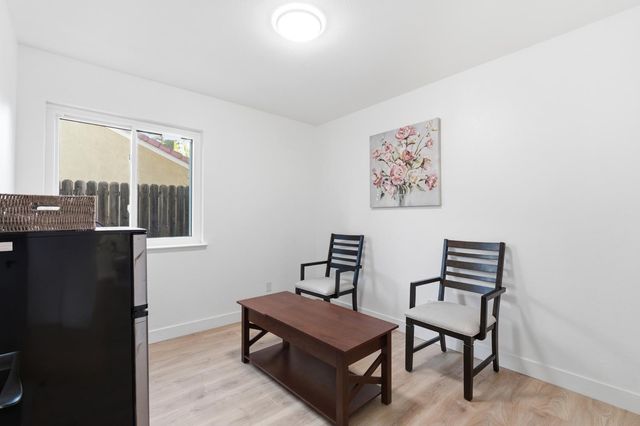 2404 E El Paso Avenue E, Fresno, CA 93720