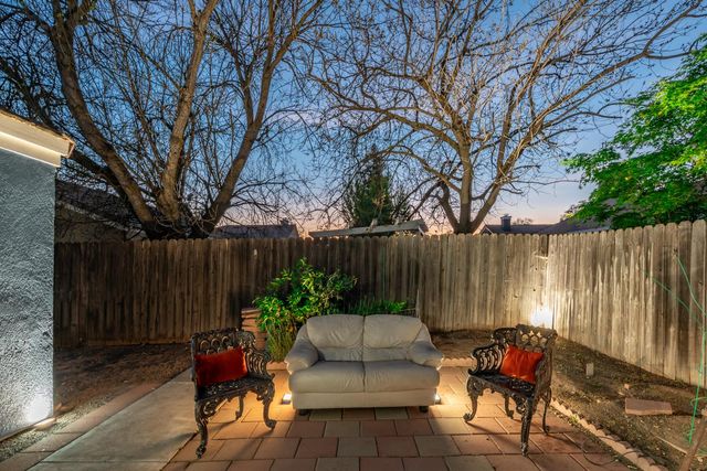 2404 E El Paso Avenue E, Fresno, CA 93720