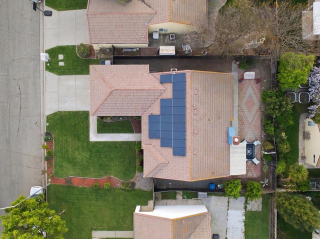 2404 E El Paso Avenue E, Fresno, CA 93720