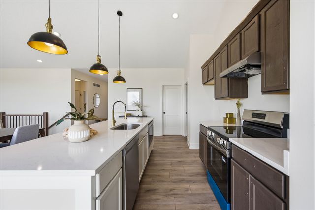 1610 NW Parkside Lane, Waukee, IA 50263