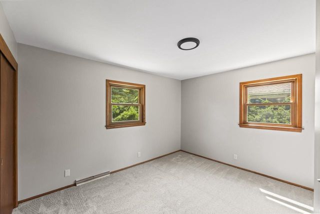6101 W Edgerton AVENUE, Greendale, WI 53129