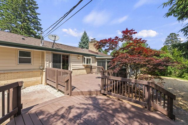 6101 W Edgerton AVENUE, Greendale, WI 53129