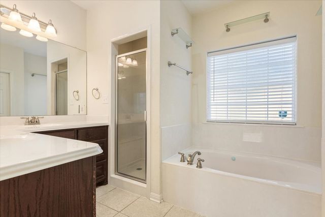 900 Queen Elizabeth Drive, Waco, TX 76657