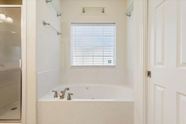 900 Queen Elizabeth Drive, Waco, TX 76657