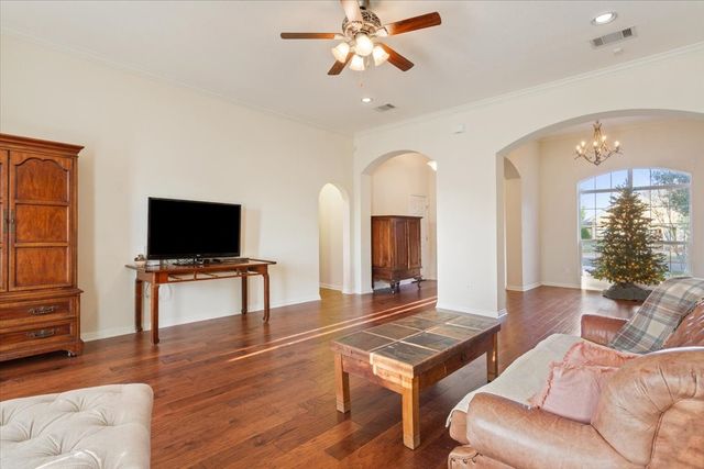 900 Queen Elizabeth Drive, Waco, TX 76657