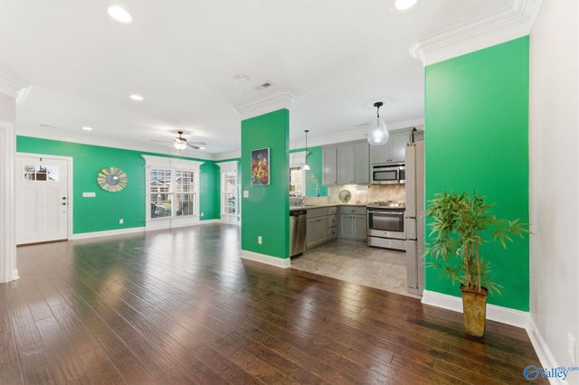 4406 Lake Willow Blvd SE, Owens Cross Roads, AL 35763