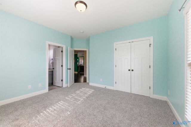 4406 Lake Willow Blvd SE, Owens Cross Roads, AL 35763