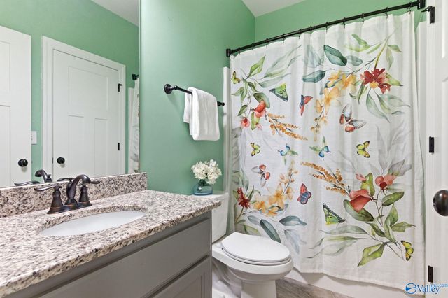 4406 Lake Willow Blvd SE, Owens Cross Roads, AL 35763