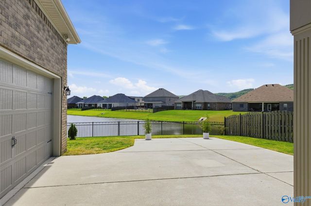 4406 Lake Willow Blvd SE, Owens Cross Roads, AL 35763