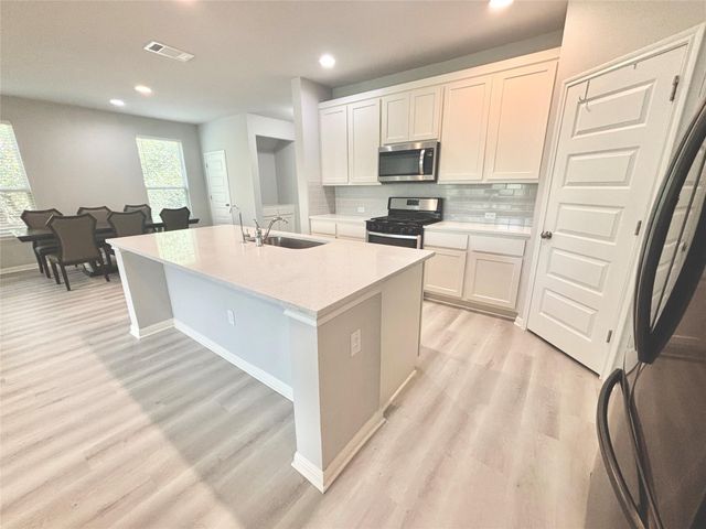 2301 Limestone Lake DR 43, Georgetown, TX 78633