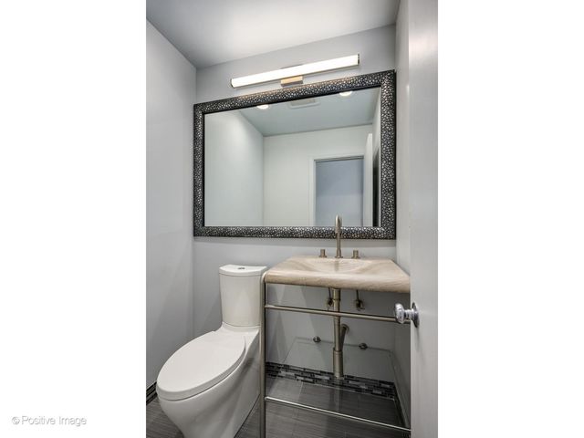 65 W Schiller Street, Chicago, IL 60610