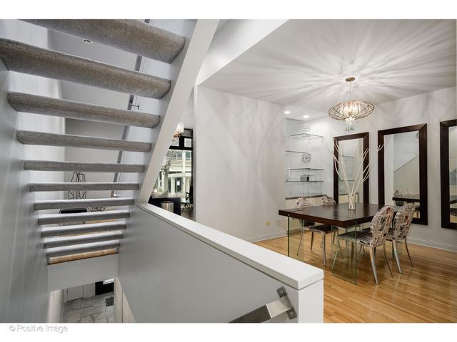 65 W Schiller Street, Chicago, IL 60610