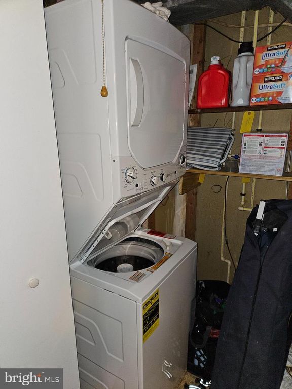 Image 15 of property listing at 8317 GEORGIAN CT, Manassas, VA 20110