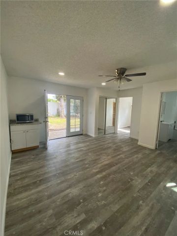 9430 Glade Ave, Chatsworth, CA 91311