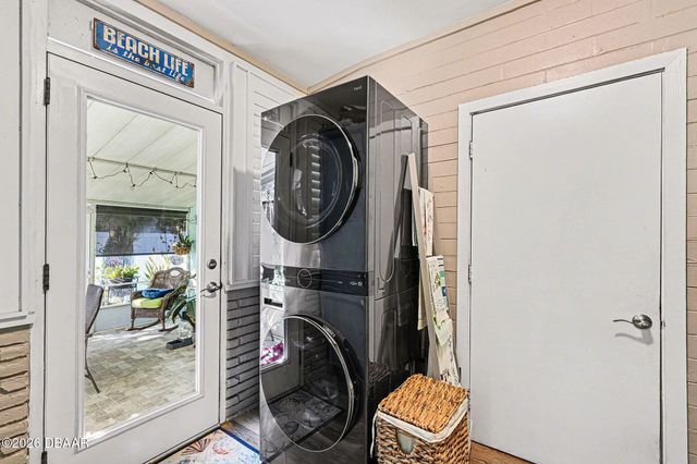 302 Riverside Drive, Holly Hill, FL 32117