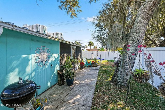 302 Riverside Drive, Holly Hill, FL 32117