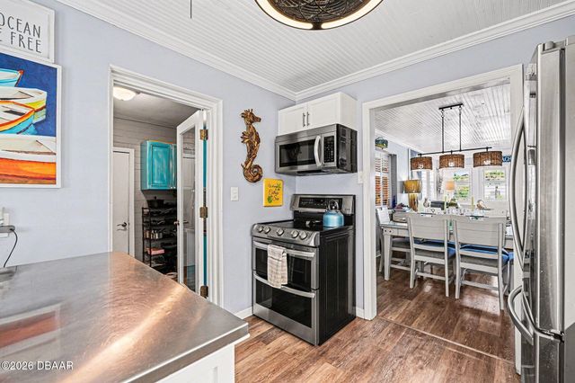 302 Riverside Drive, Holly Hill, FL 32117