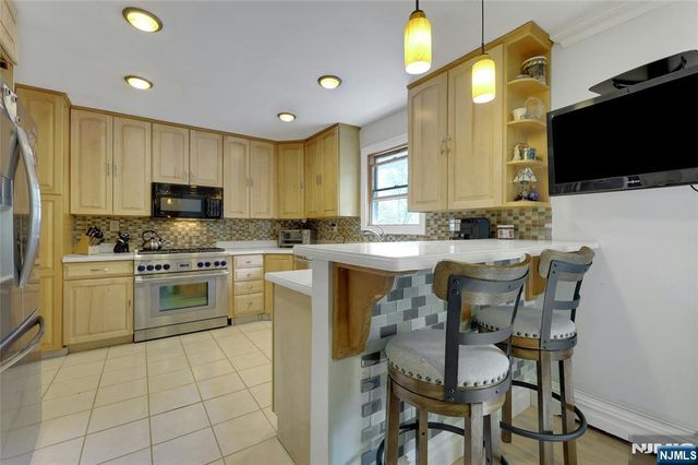 7 S 1st Street, Park Ridge, NJ 07656