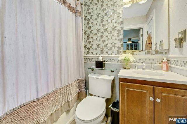 7 S 1st Street, Park Ridge, NJ 07656