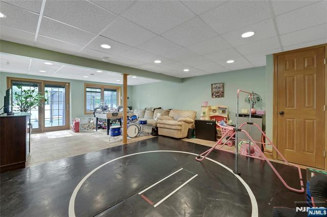 7 S 1st Street, Park Ridge, NJ 07656