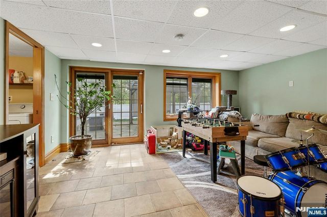 7 S 1st Street, Park Ridge, NJ 07656