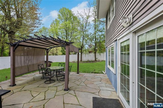 7 S 1st Street, Park Ridge, NJ 07656