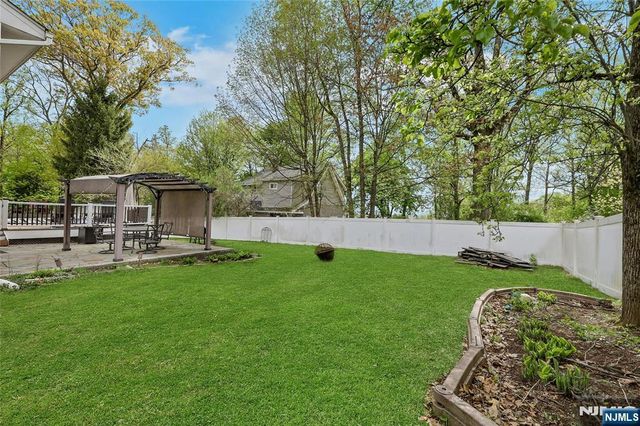 7 S 1st Street, Park Ridge, NJ 07656