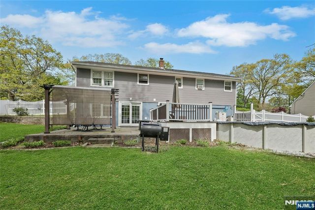 7 S 1st Street, Park Ridge, NJ 07656