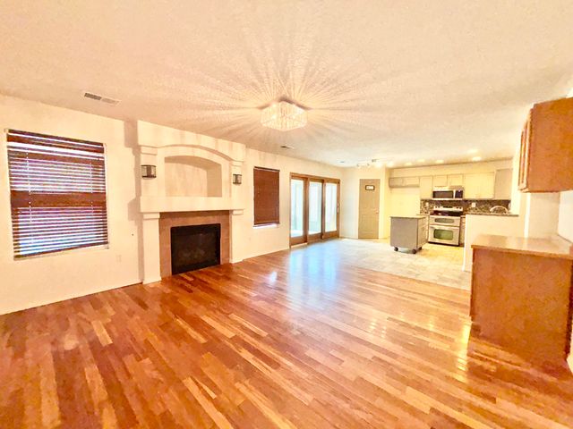 941 Carrizo Street NW, Los Lunas, NM 87031