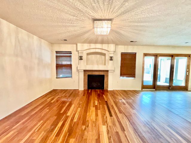 941 Carrizo Street NW, Los Lunas, NM 87031