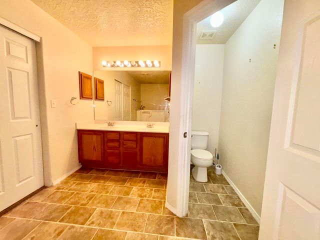 941 Carrizo Street NW, Los Lunas, NM 87031