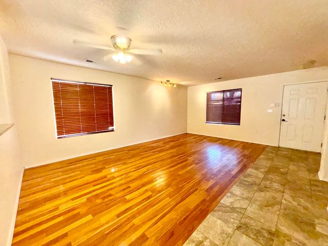 941 Carrizo Street NW, Los Lunas, NM 87031