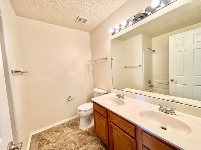 941 Carrizo Street NW, Los Lunas, NM 87031