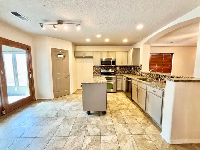 941 Carrizo Street NW, Los Lunas, NM 87031