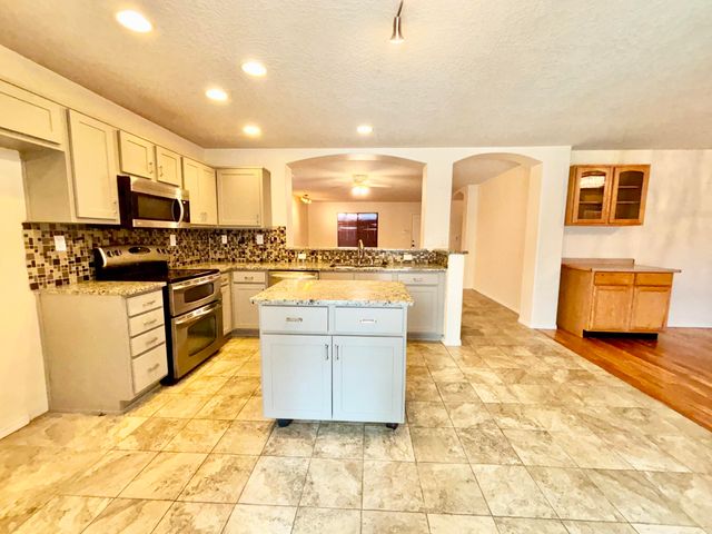 941 Carrizo Street NW, Los Lunas, NM 87031