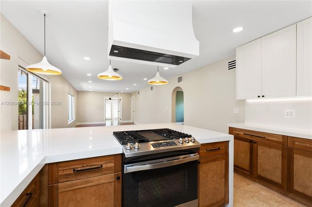 8934 Hawthorne Avenue, Surfside, FL 33154