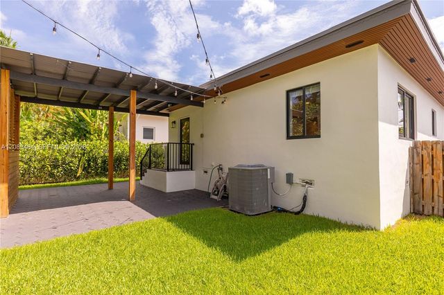 8934 Hawthorne Avenue, Surfside, FL 33154