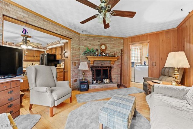 4140 Lace Road NW, Malvern, OH 44644