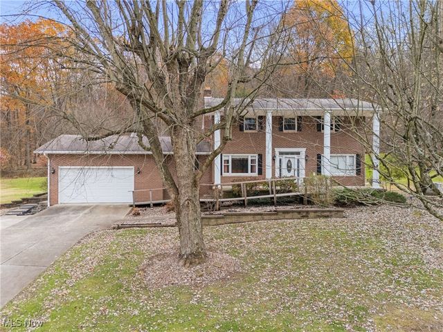 4140 Lace Road NW, Malvern, OH 44644