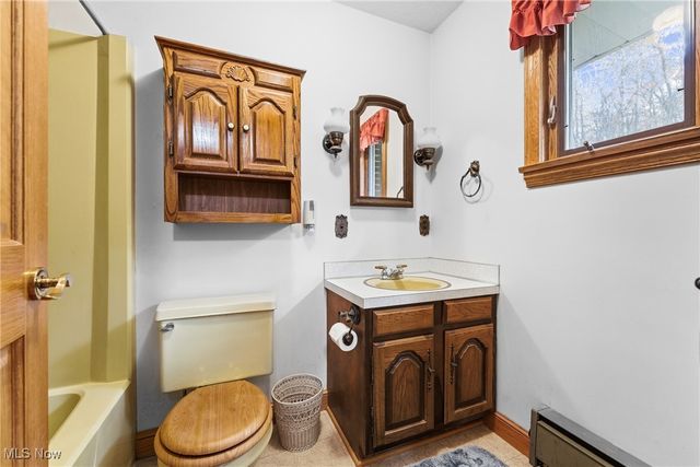 4140 Lace Road NW, Malvern, OH 44644