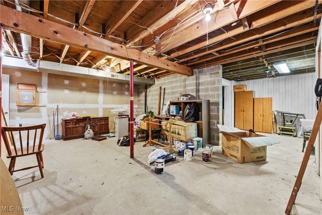 4140 Lace Road NW, Malvern, OH 44644